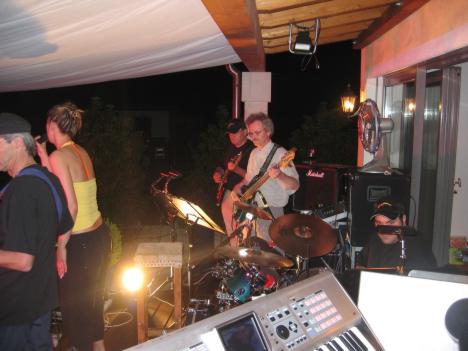 Party 223.jpg   33kb   26.03.2021 22:26:02